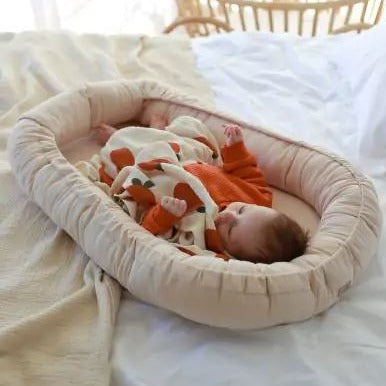 Babynest Licht Beige | Veilig , Zacht en uniek in zijn soort