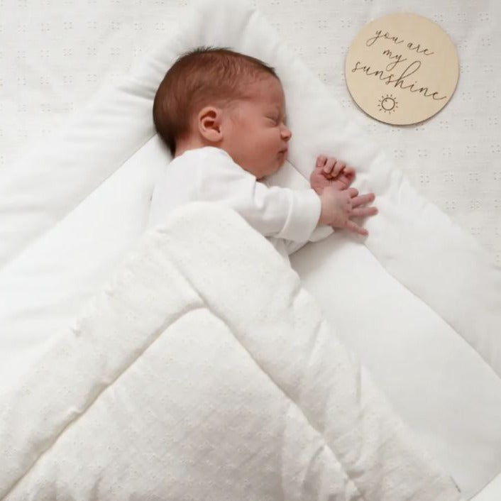 Baby Wrapper Geborduurd Ecru | Warm, Geborgenheid & Veiligheid