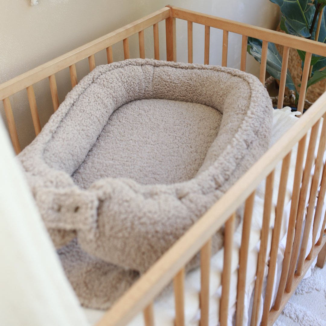 Babynest All Teddy - Taupe | Veilig , Zacht en uniek in zijn soort