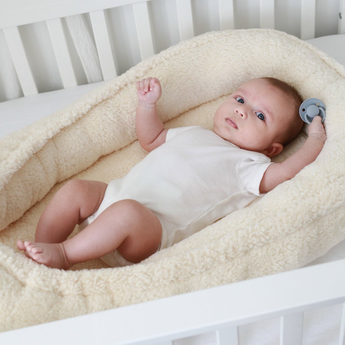 Babynest Teddy | Sicher, weich und einzigartig